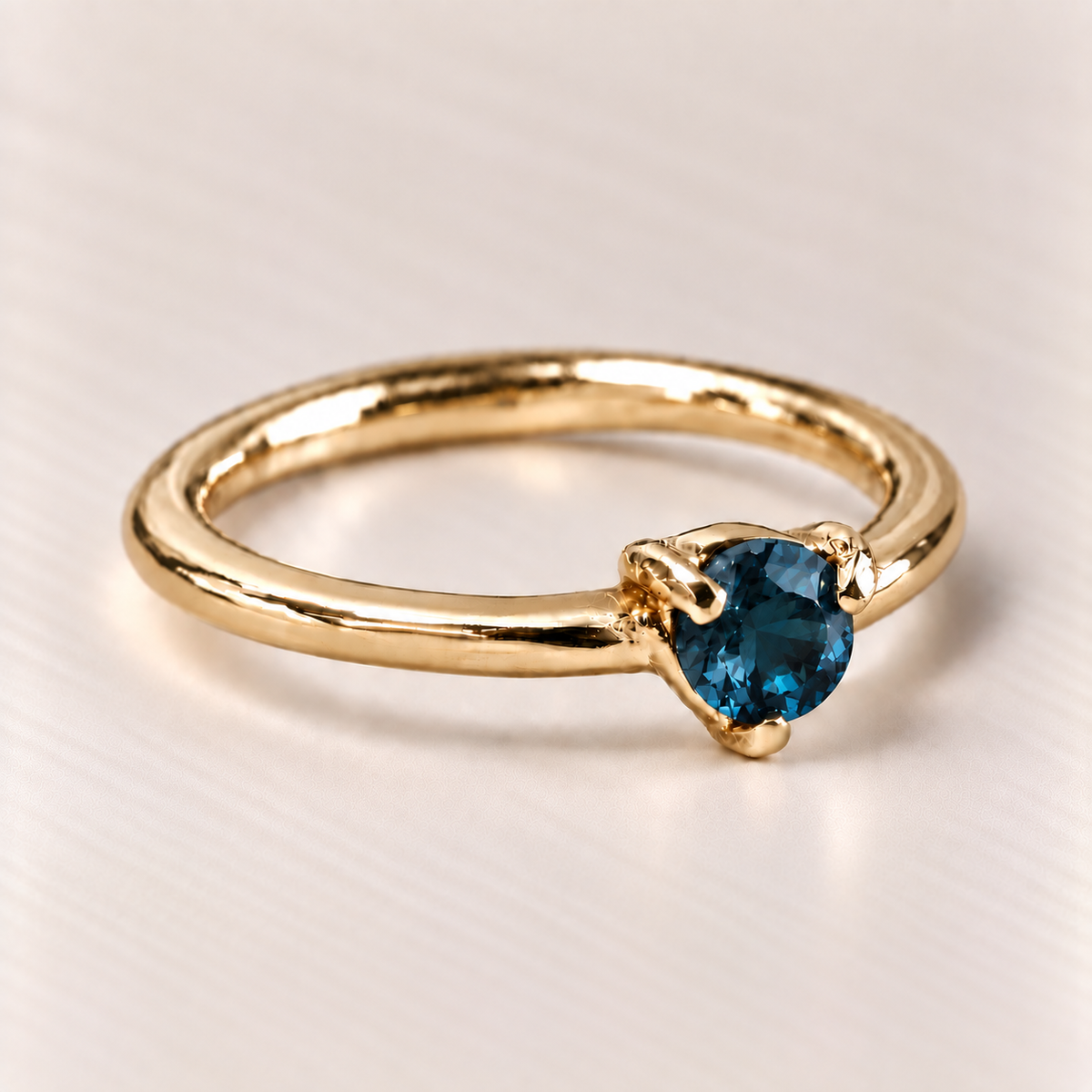 Anel Solitário 3 Garras em Ouro 18k
