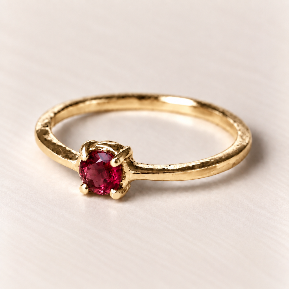Anel Solitário 4 Garras em Ouro 18k
