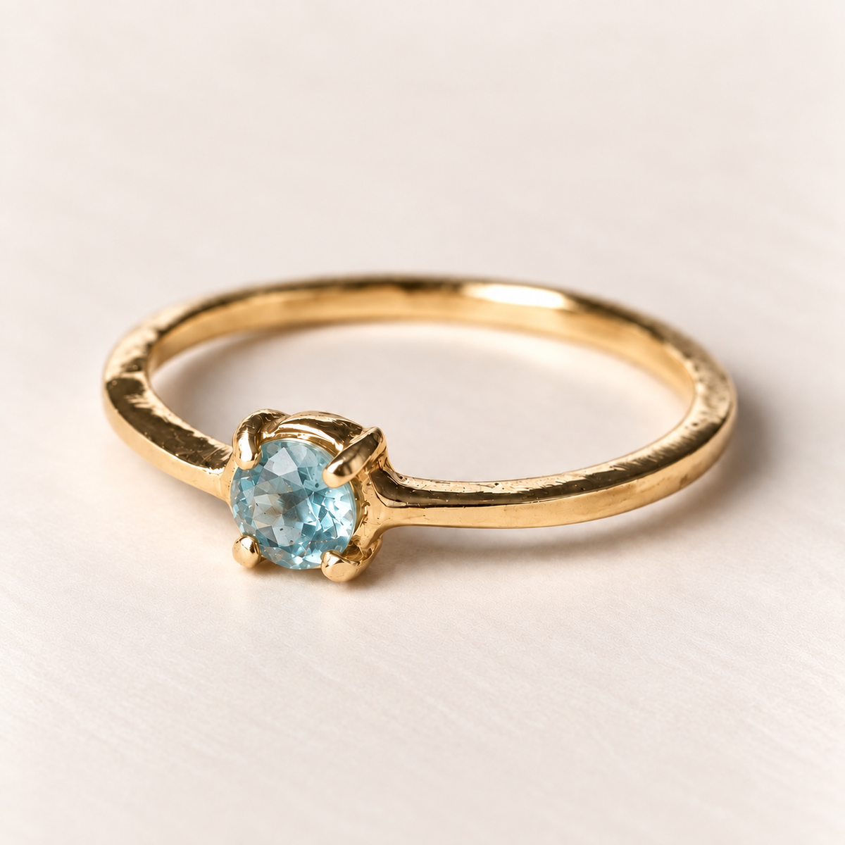 Anel Solitário 4 Garras em Ouro 18k