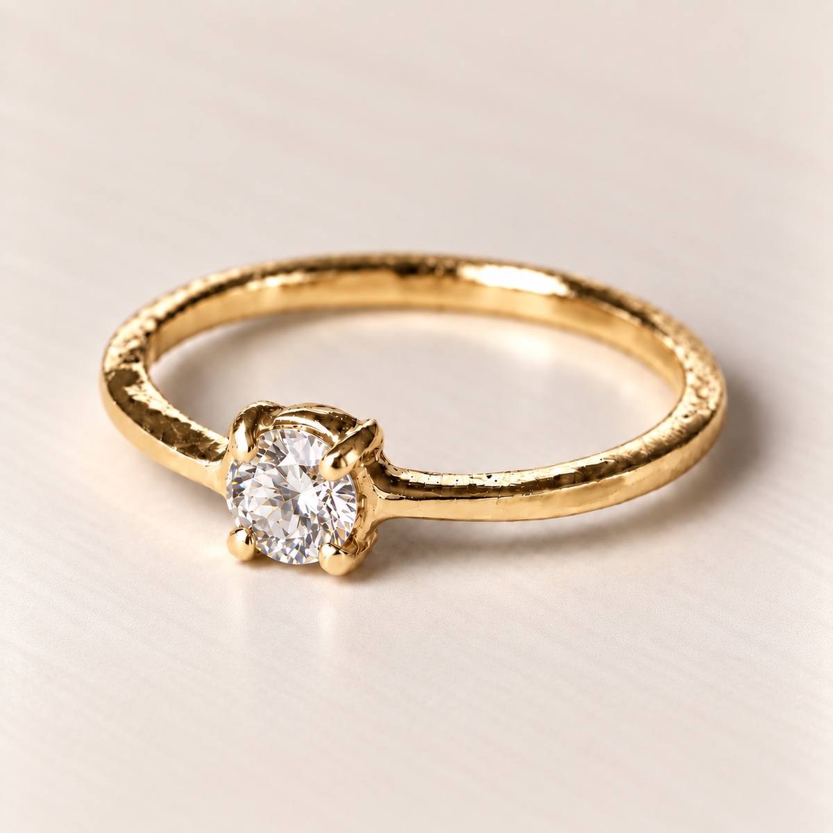 Anel Solitário 4 Garras em Ouro 18k